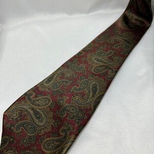 Hand Sewn Couture Oscar de la Renta Burgundy and Gold Paisley Silk Tie